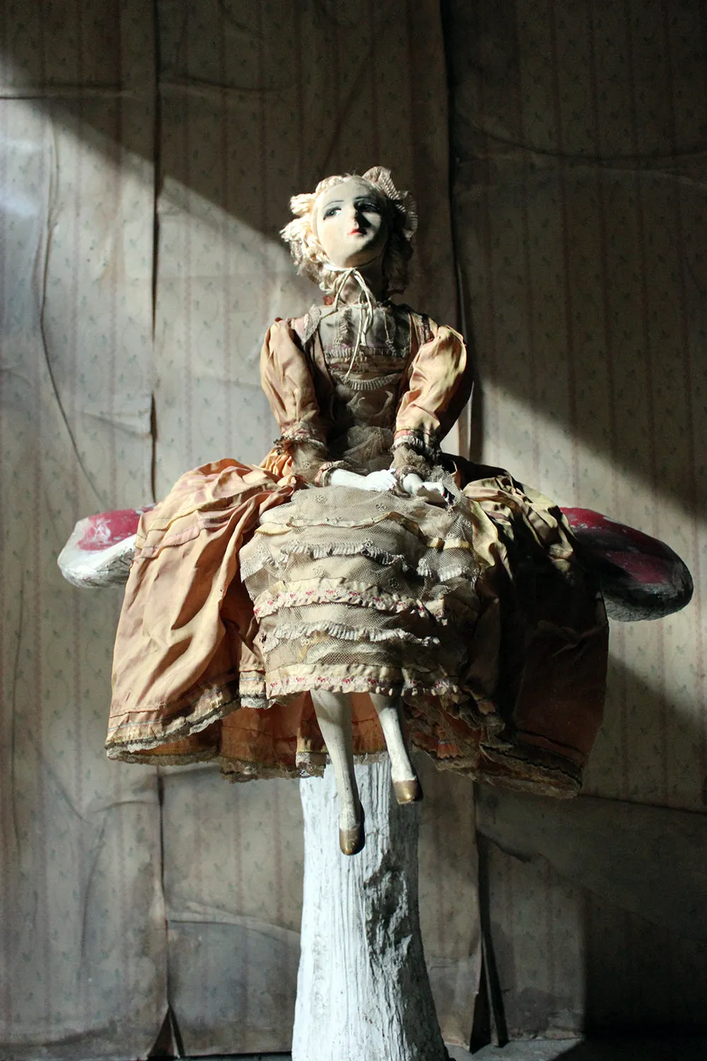 A Beautiful & Large Early 20thC French Boudoir Doll c.1920-25