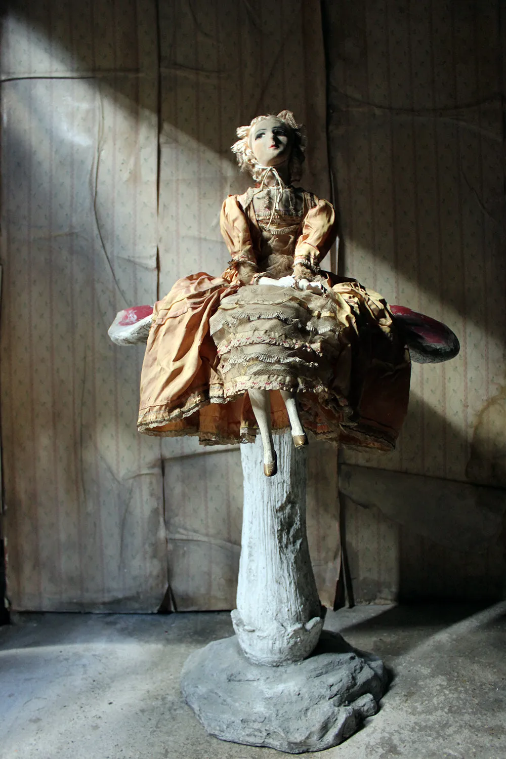 A Beautiful & Large Early 20thC French Boudoir Doll c.1920-25