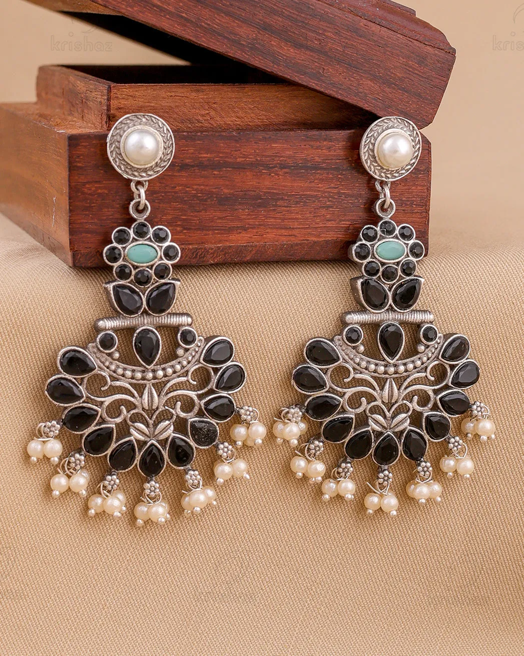 Aadhira Dangler Earring