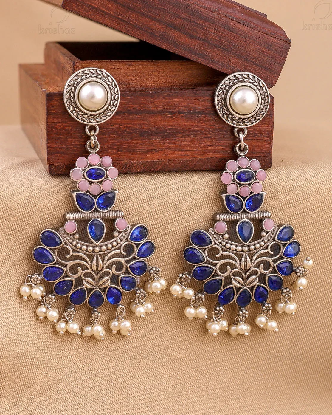 Aadhira Dangler Earring