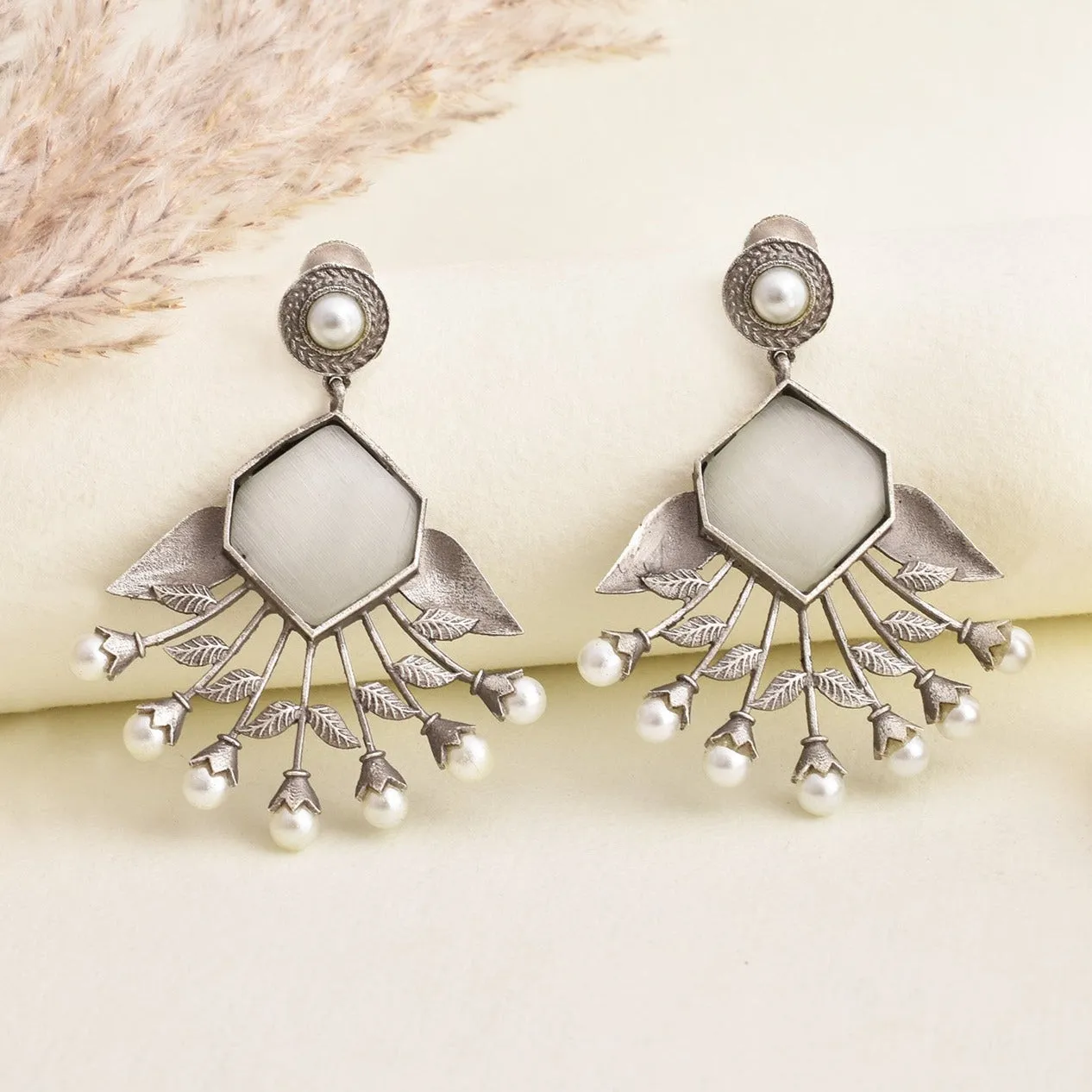 Abhitha Dangler Earring