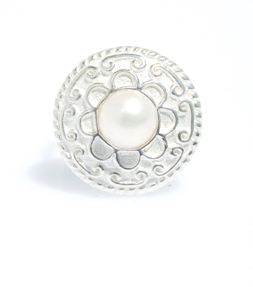 Chinatown Ladies Pearl Sterling Silver Ring