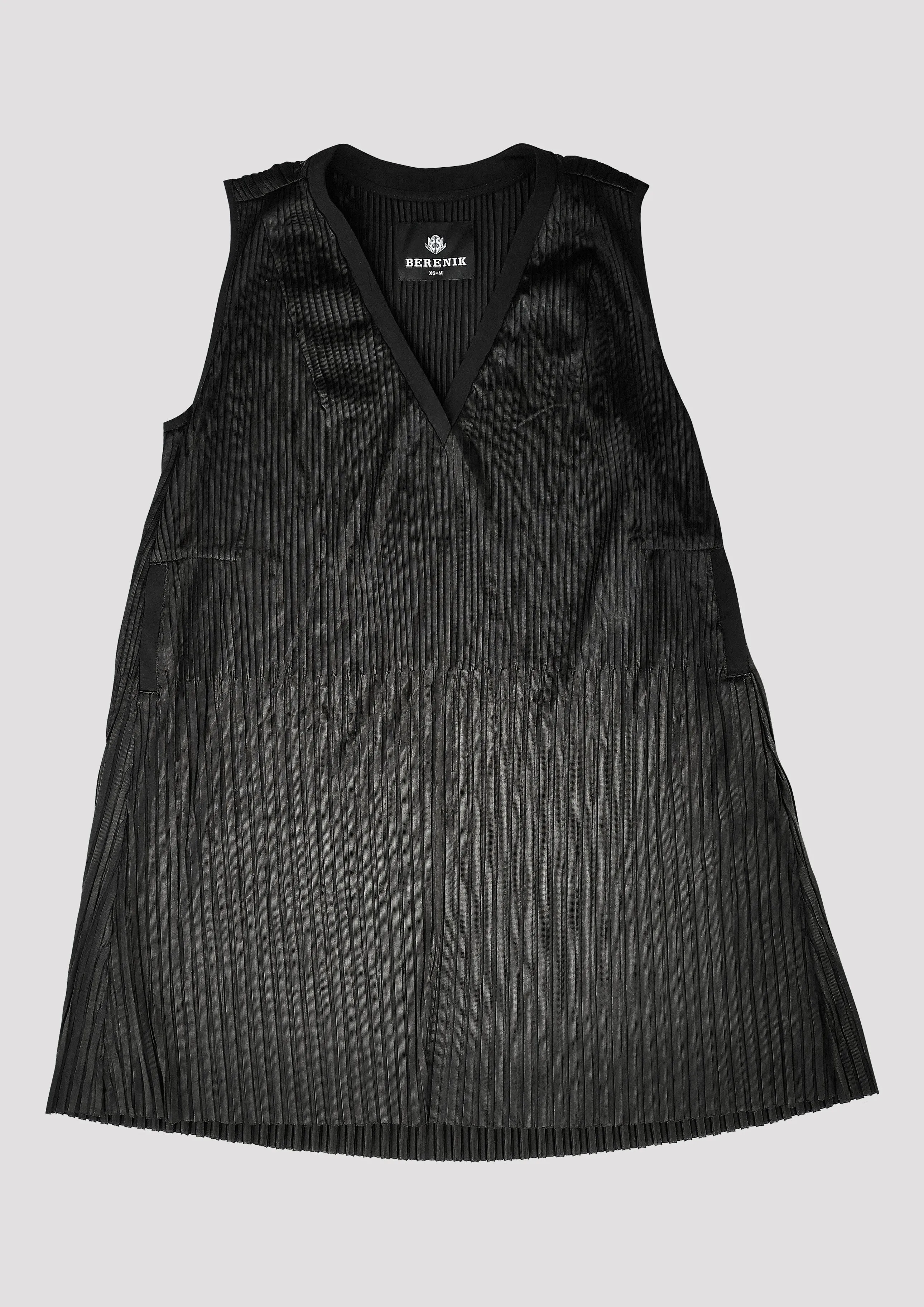 DRESS V-COLLAR SLEEVELESS - black pleated