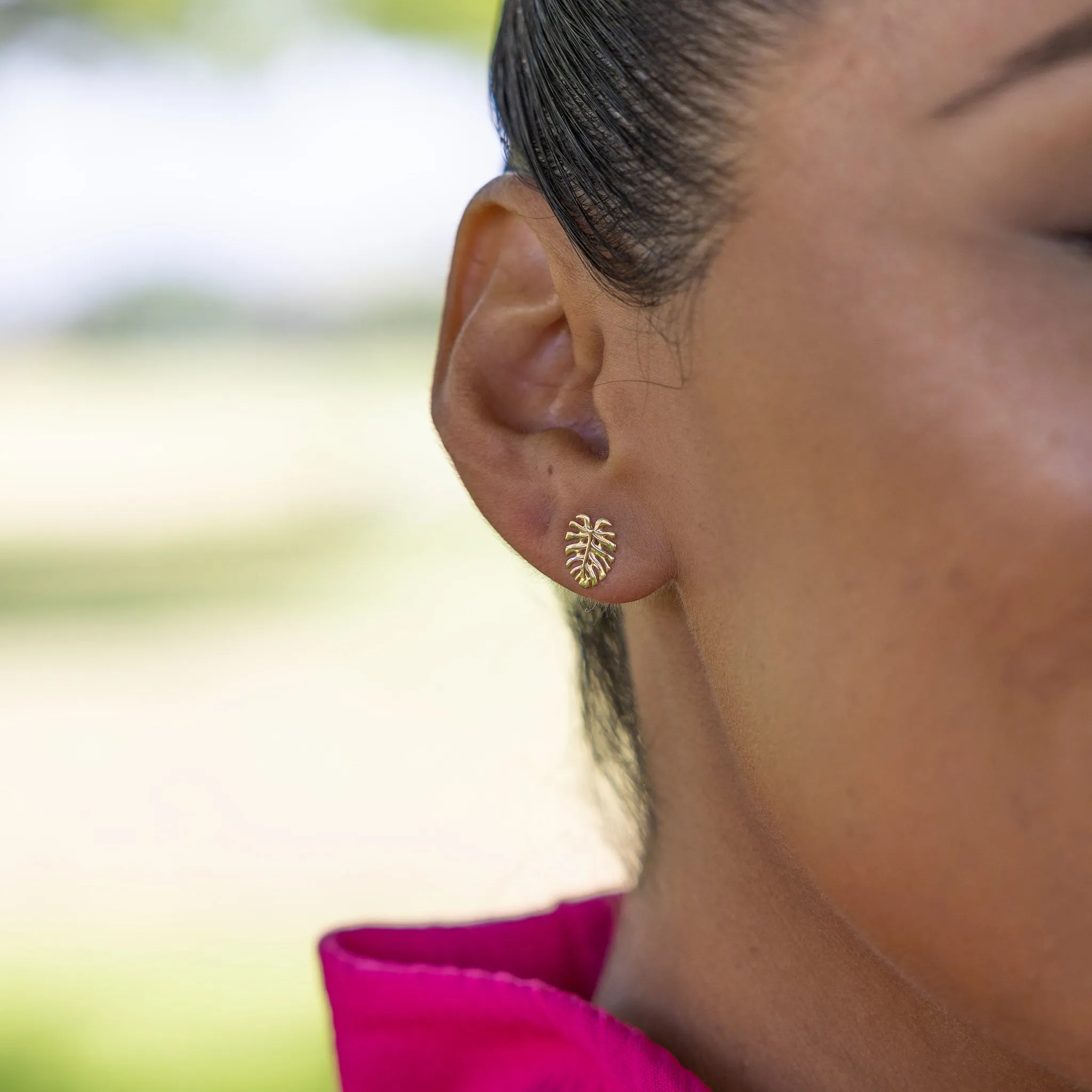 Monstera Earrings in Gold - 9mm