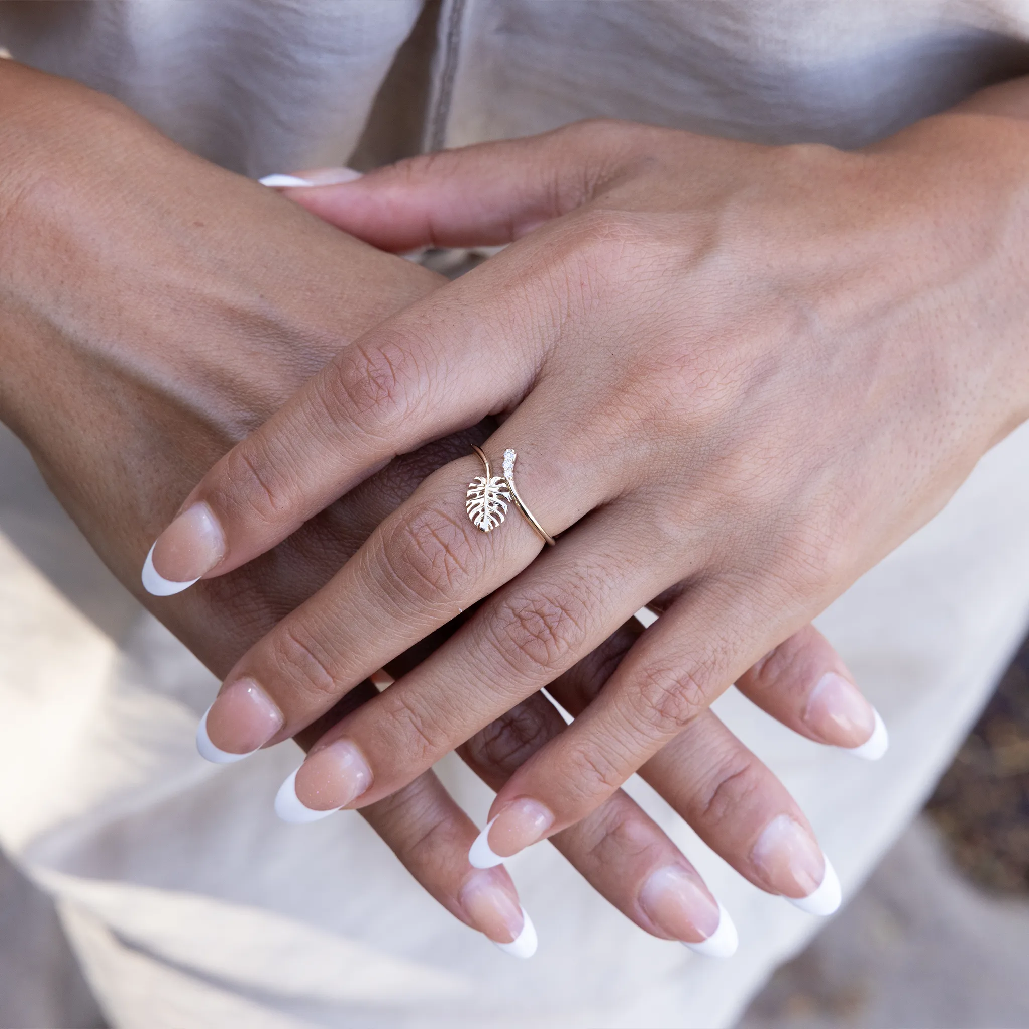 Monstera Ring in Gold with Diamonds - 9mm