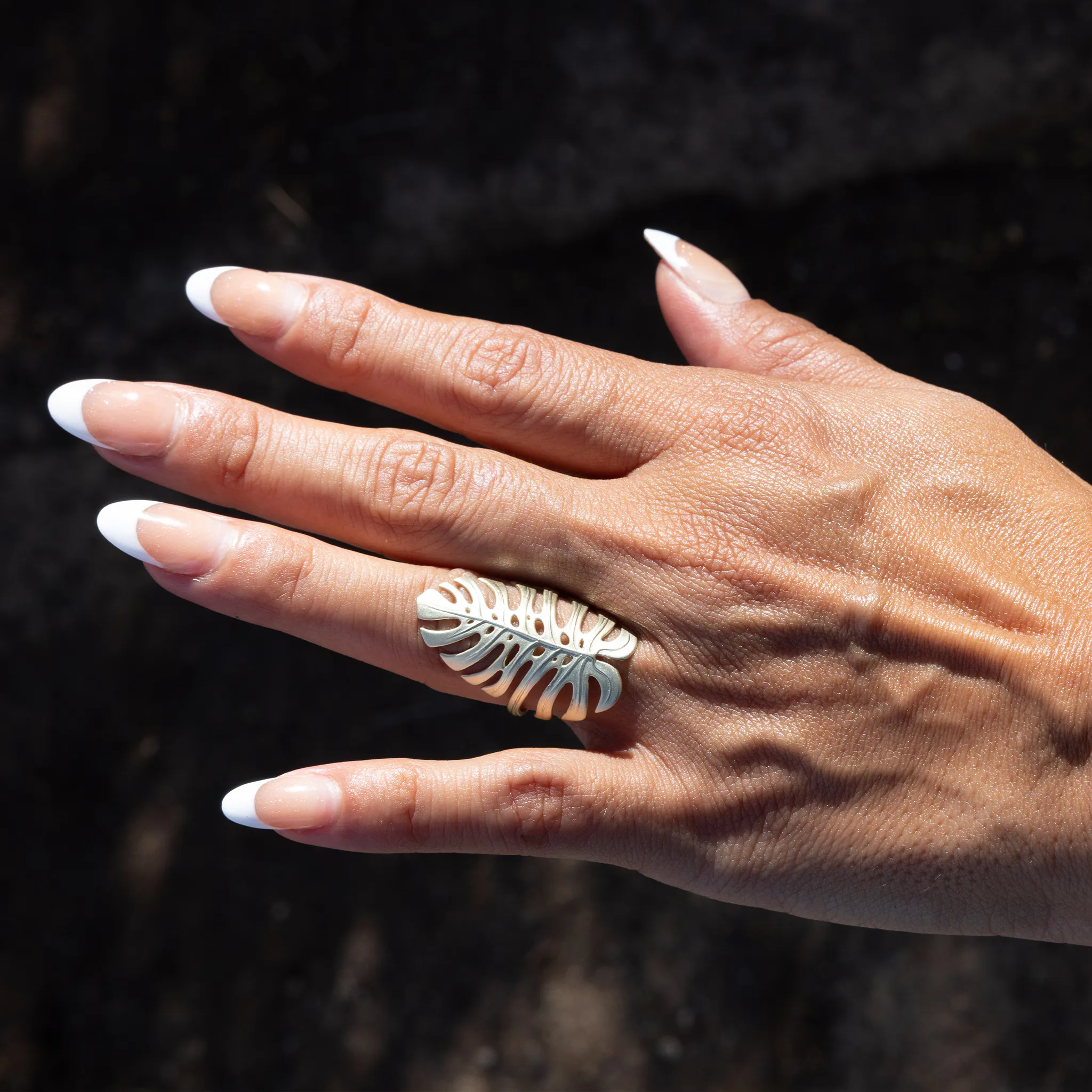 Monstera Ring in Green Gold - 30mm