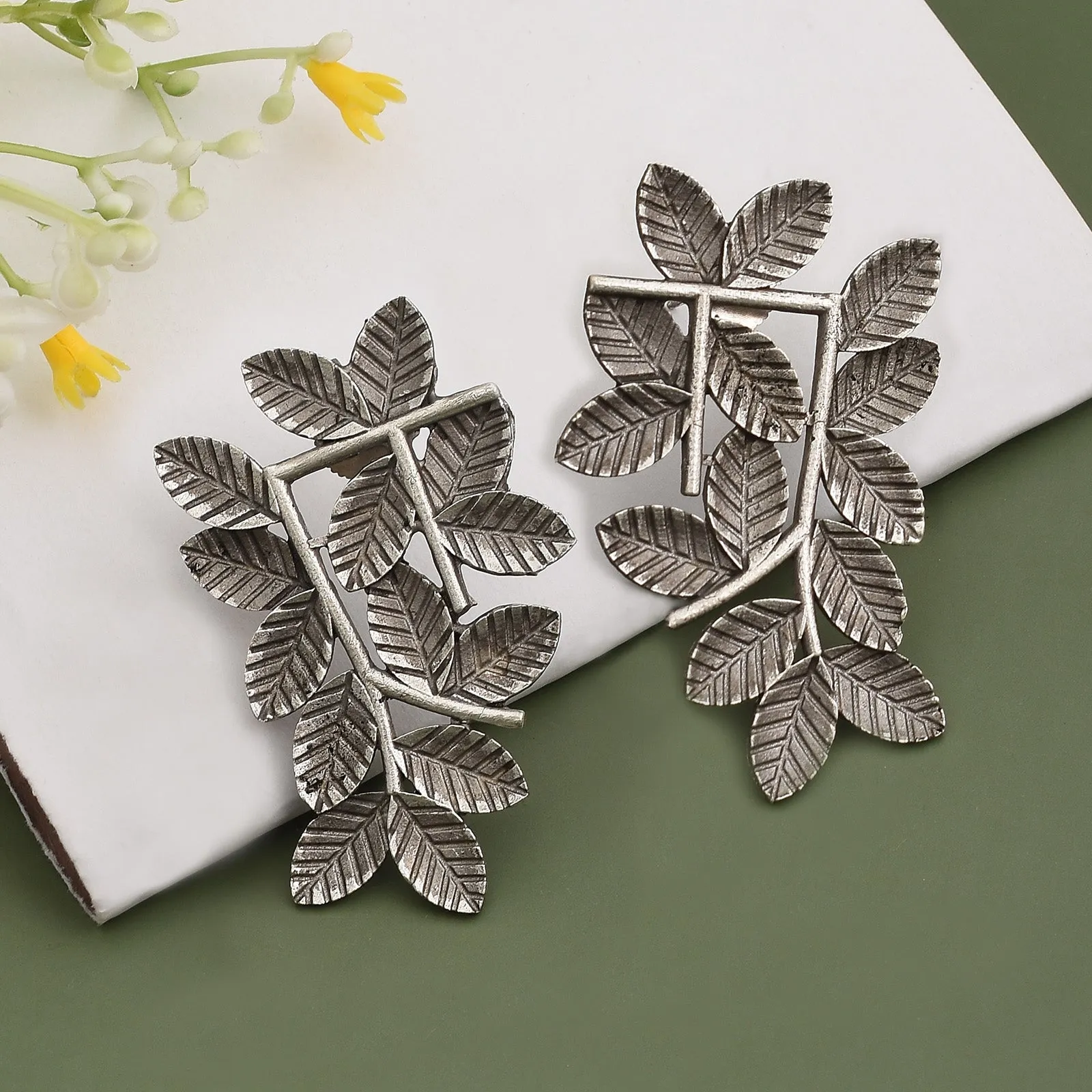 Petal Leafy Stud Earrings